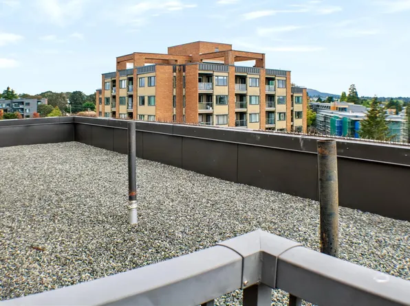 103 Gorge Rd E #305, Victoria, BC V9A 6Z2