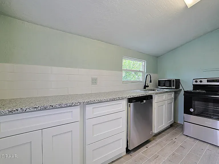 416 N Peninsula Dr #2 — Photo 6