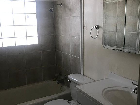 4th image of 9722 Marsh Ave