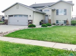 4509 S Vista Park Ave, Sioux Falls, SD 57106