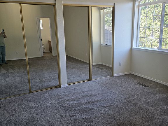 5th image of 4206 Royal Ave