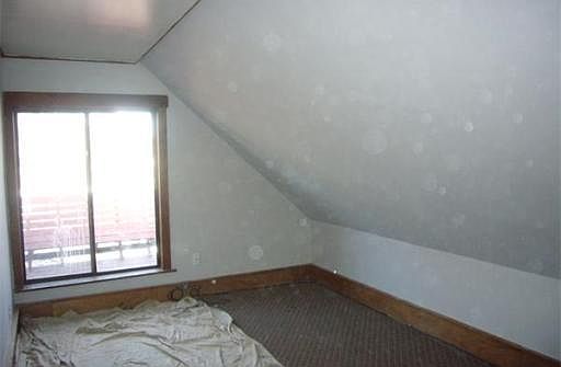 5th image of 109 Essex St