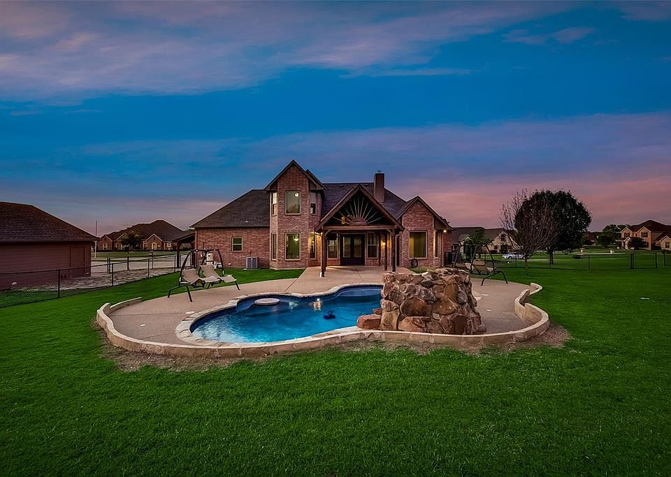 1st image of 3112 Hillview Dr