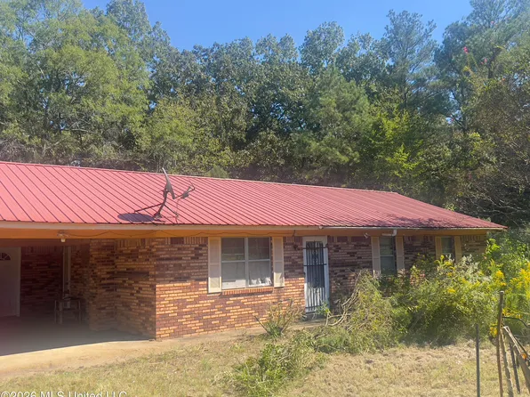 1533 Ccc Line Rd, West Point, MS 39756