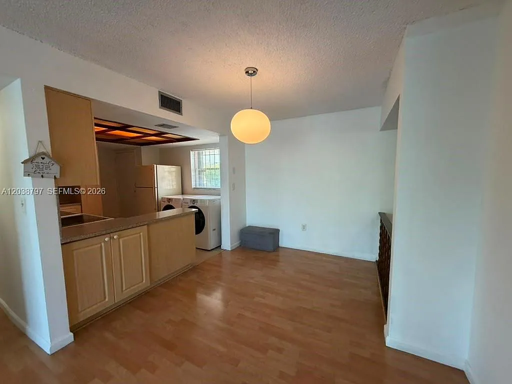 Fernwoods Condo No 1 — Photo 3
