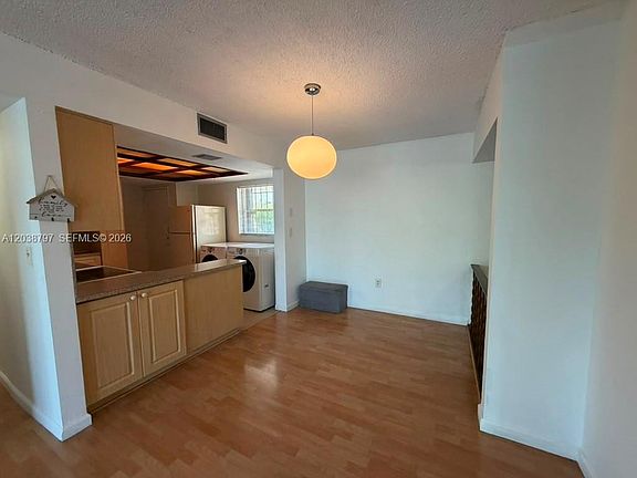 3rd image of 8775 Park Blvd APT 318