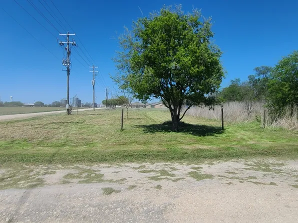 E Travis Ave, Mart, TX 76664