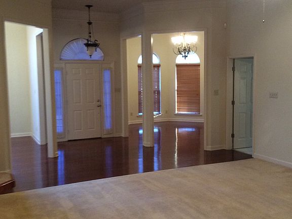 5th image of 212 Forest Oak Dr