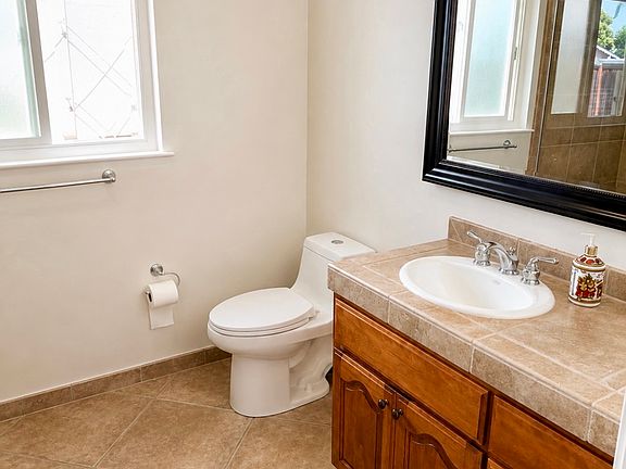 4th image of 1635 Sierra St #A
