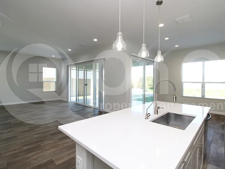 2042 E Dry Wood Rd — Photo 4