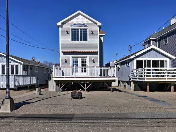 12 Shoreline Drive #12, Stratford, CT 06615