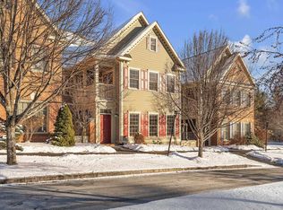 4 Stonehurst Cmn, Hanover, NH 03755