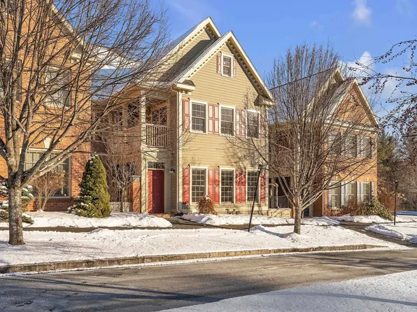 4 Stonehurst Common, Hanover, NH 03755