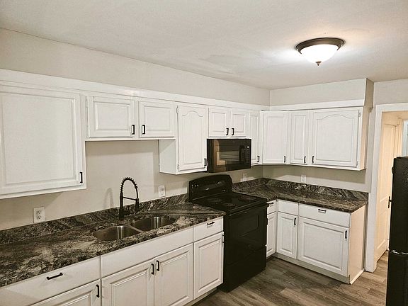2nd image of 1808 Holman St