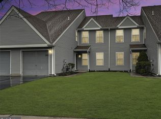 260 Birch Hollow Dr, Bordentown, NJ 08505