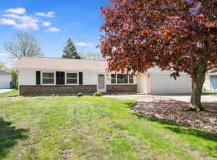 401 Milford Ct, Schaumburg, IL 60193