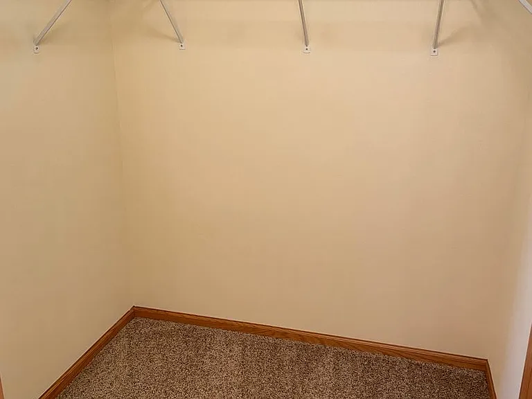 Door Creek Apartments — Photo 9
