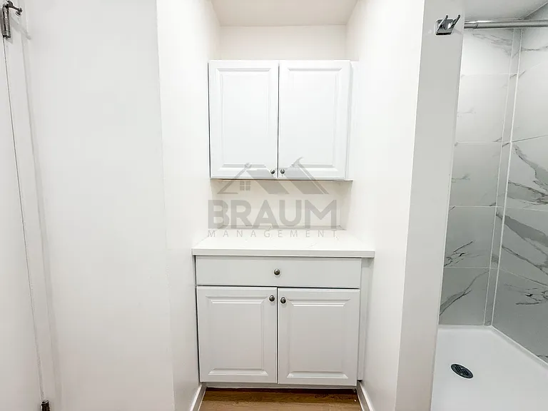 6041 WHITSETT — Photo 23