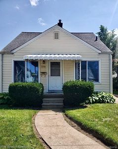 2218 Baxter Ave, Royal Oak, MI, 48067