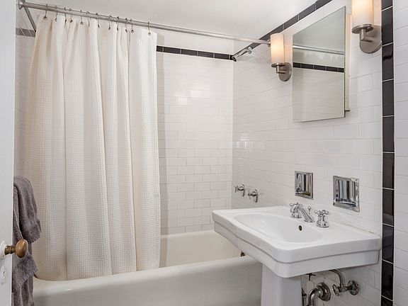 5th image of 405 W 23rd St APT 9J