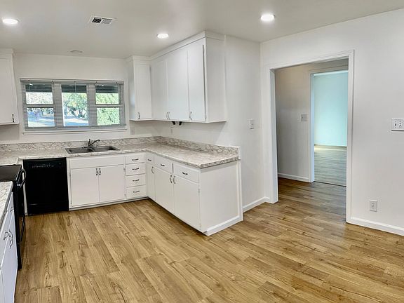 5th image of 5360 Washington St
