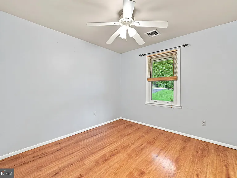 12 Lynn Blvd — Photo 9