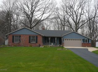 8292 Birchwood Ave, Jenison, MI 49428