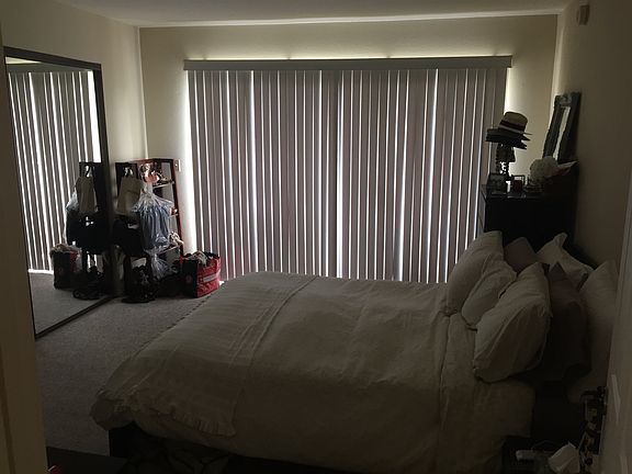 3rd image of 13046 Moorpark St APT 104
