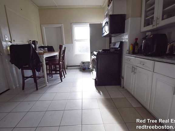2nd image of 219 Maverick St #5D