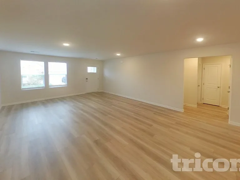 609 Cedar Brook Dr — Photo 2