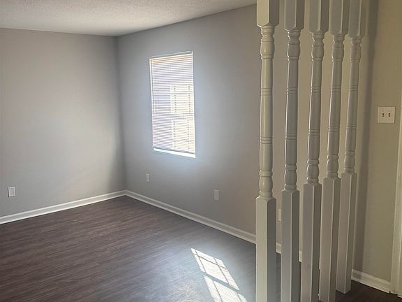 3rd image of 996 University St