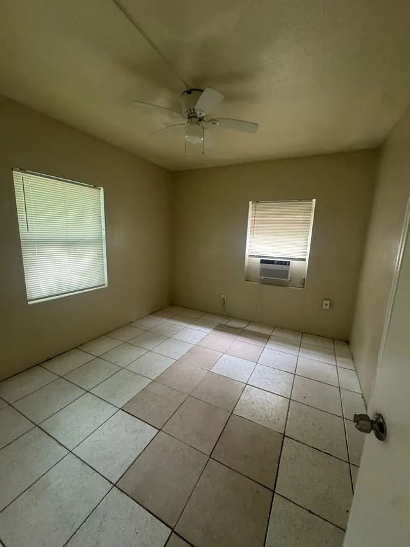 2 bed 1 bath single family house. — Photo 3