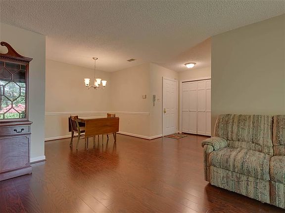 4th image of 7252 Glen Hollow Ct Suite 1