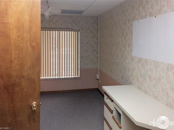 5th image of 1142 W 37th St