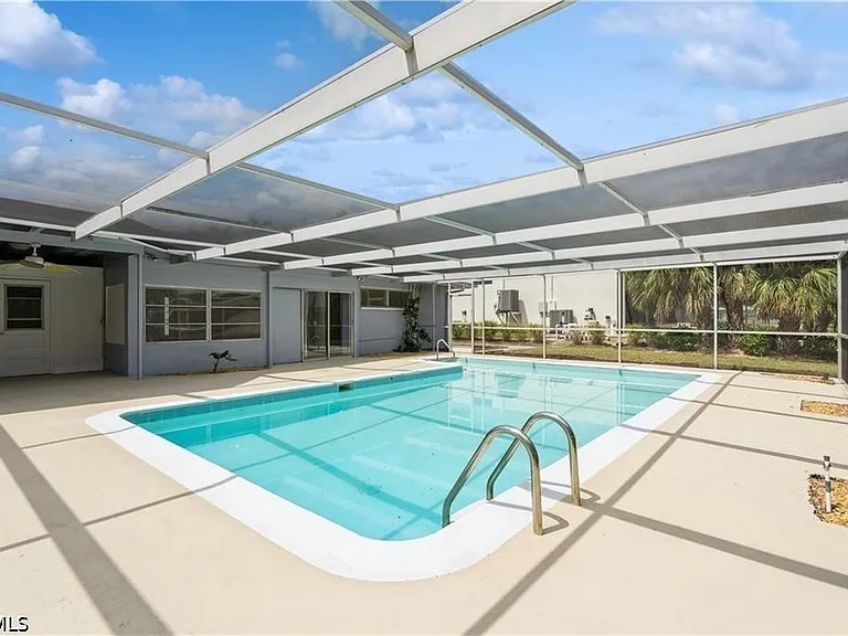 1453 Venetian Ct — Photo 36