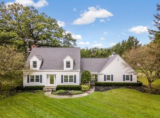 324 S Pleasant Valley Rd, Milford, MI 48380