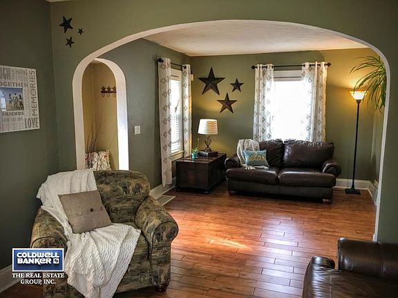 Check out the gorgeous floors!