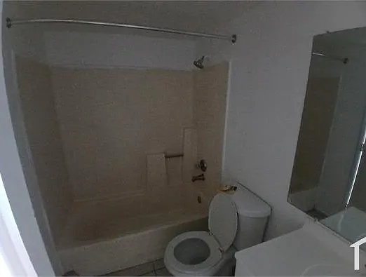 260 W 8th Ave — Photo 12