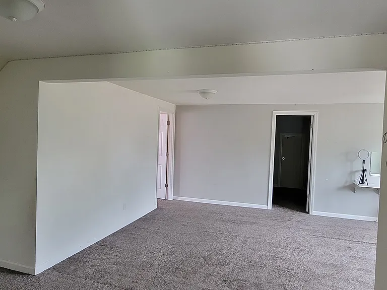 532 Riehl St — Photo 13