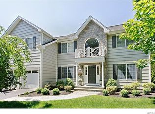1 Laurel Rd, White Plains, NY 10605