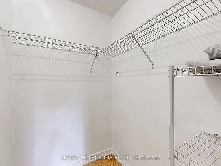 30 Grand Trunk Cres #502 — Photo 20