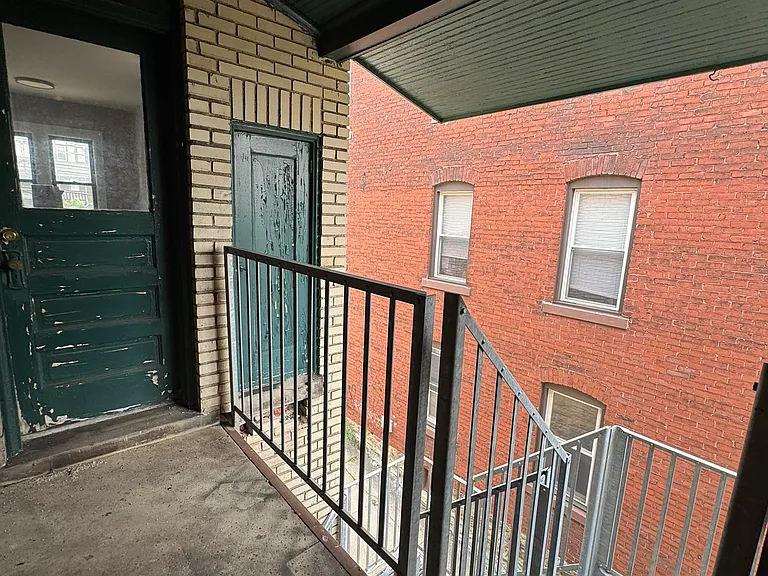 2816 Broadway Ave #K — Photo 11