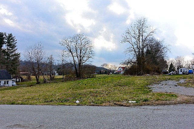 2nd image of Taylor St