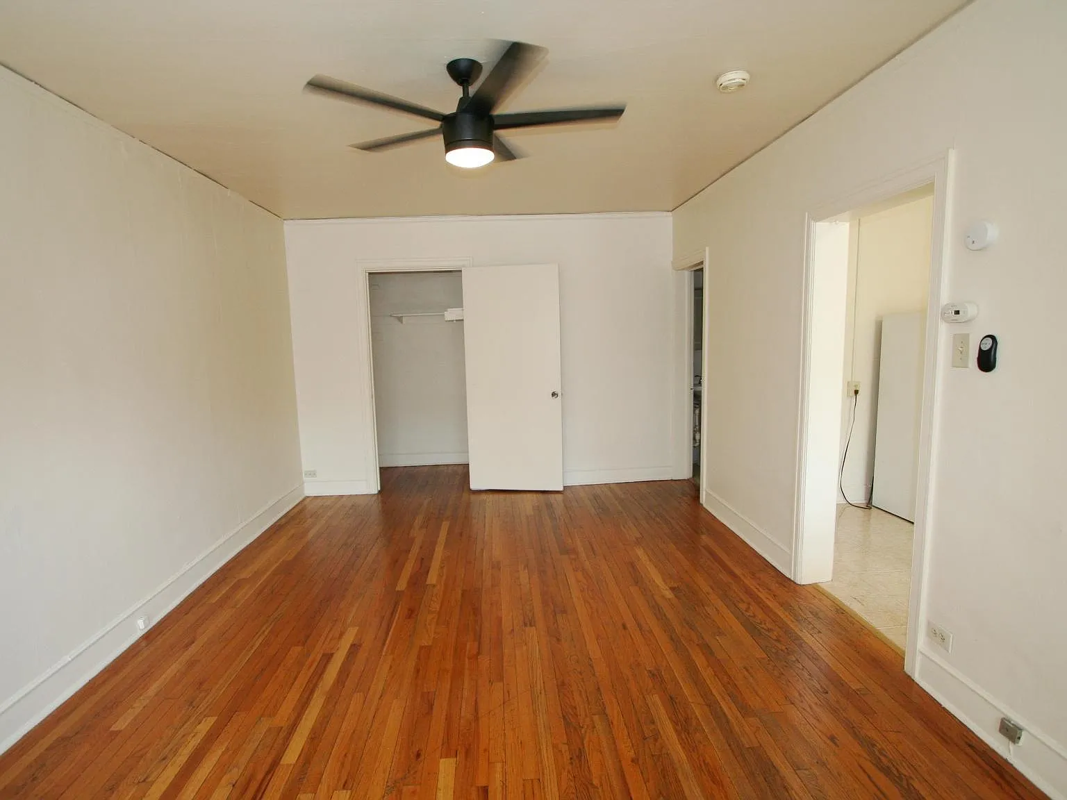 Studio, 400 sqft, $1,095 — Photo 2