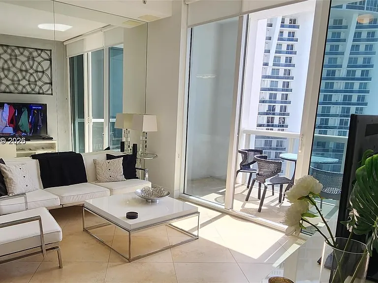 18201 Collins Ave #4305 — Photo 7