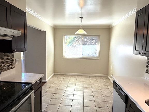 5th image of 501 S Fremont St APT 5