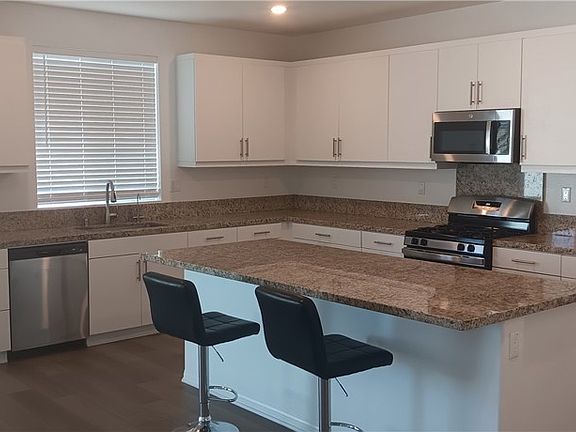 4th image of 5085 Hoss Cir