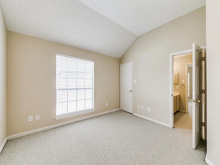 7309 Cody Ct — Photo 10