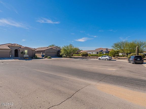3rd image of 988 E Wiley Squirrel Ln