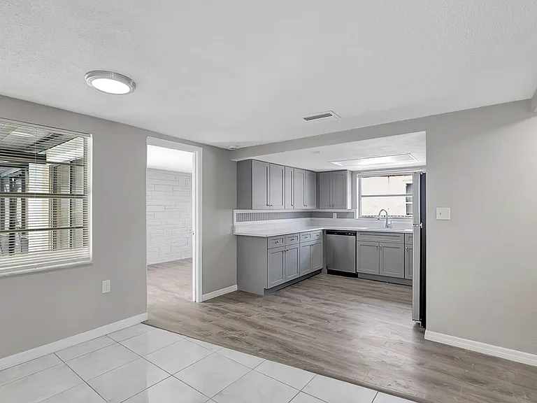 7210 Parrot Dr — Photo 13
